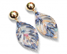 arete fantasia con media esfera dorada y hoja marmoleada azul y rosa